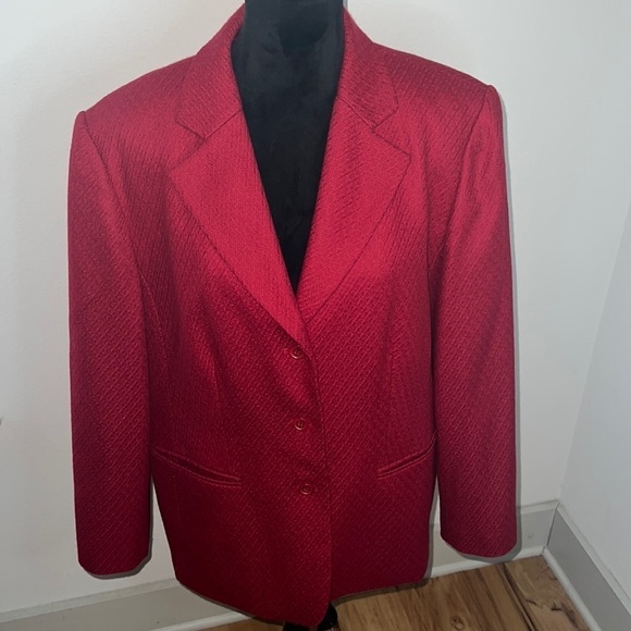 Talbots Red Blazer with Notched Lapel and Structured Shoulders - Picture 1 of 8